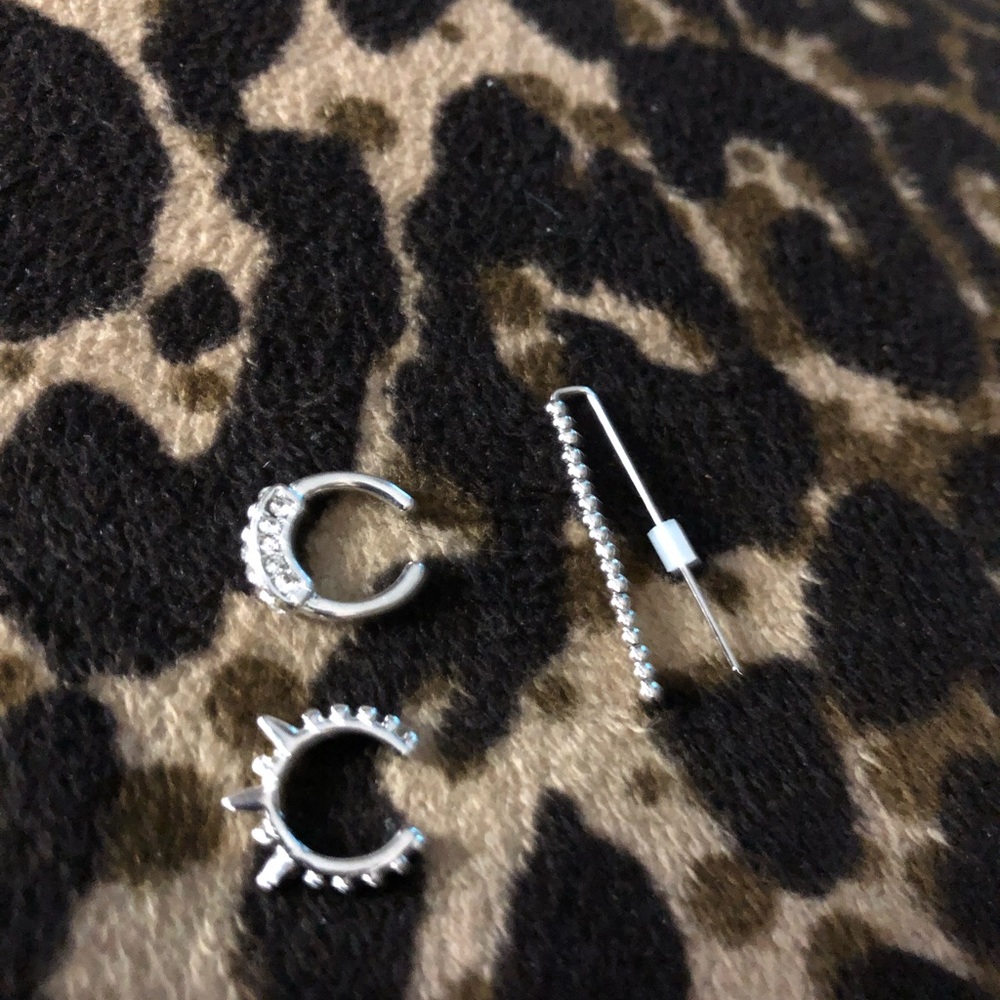 New torrid 3 piece shot bead crawler